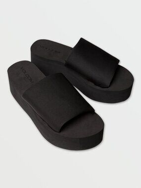 Volcom platform sandals in black, women's size 7.